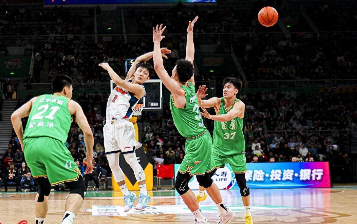 百度体育nba-30分大败！辽篮两点不如广东，亨特首秀没亮点，杨鸣赛后发火