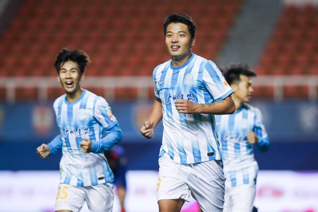 百度体育官网-【中超】桂宏破门巴索戈补时点杀 申花1比1广州城