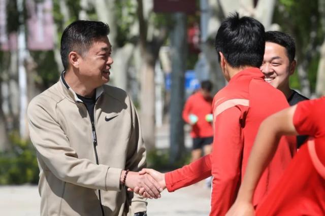 百度体育官网-金钟夫与河北队汇合：球队依然困难 希望各司其职